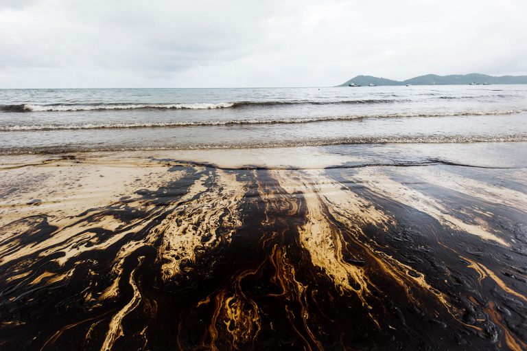 Ocean oil Oil rig spill